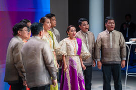 Kulturprogramm der Philippinen Ehrengast Chor singt
